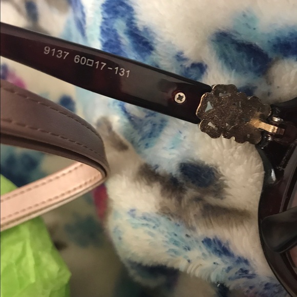 Glorious & Authentic Vintage Chanel Oversized "Jackie O" Sunglasses - Picture 2 of 4